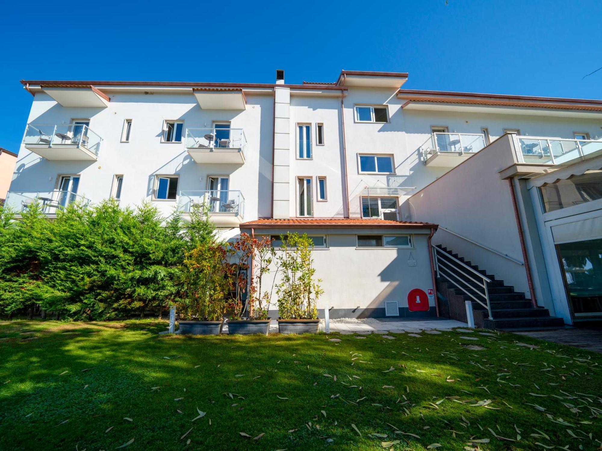Hotel Eden Park Cilento Ispani Bagian luar foto